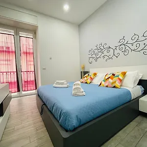 https://casa-duomo-naples.hotels-amalfi.com